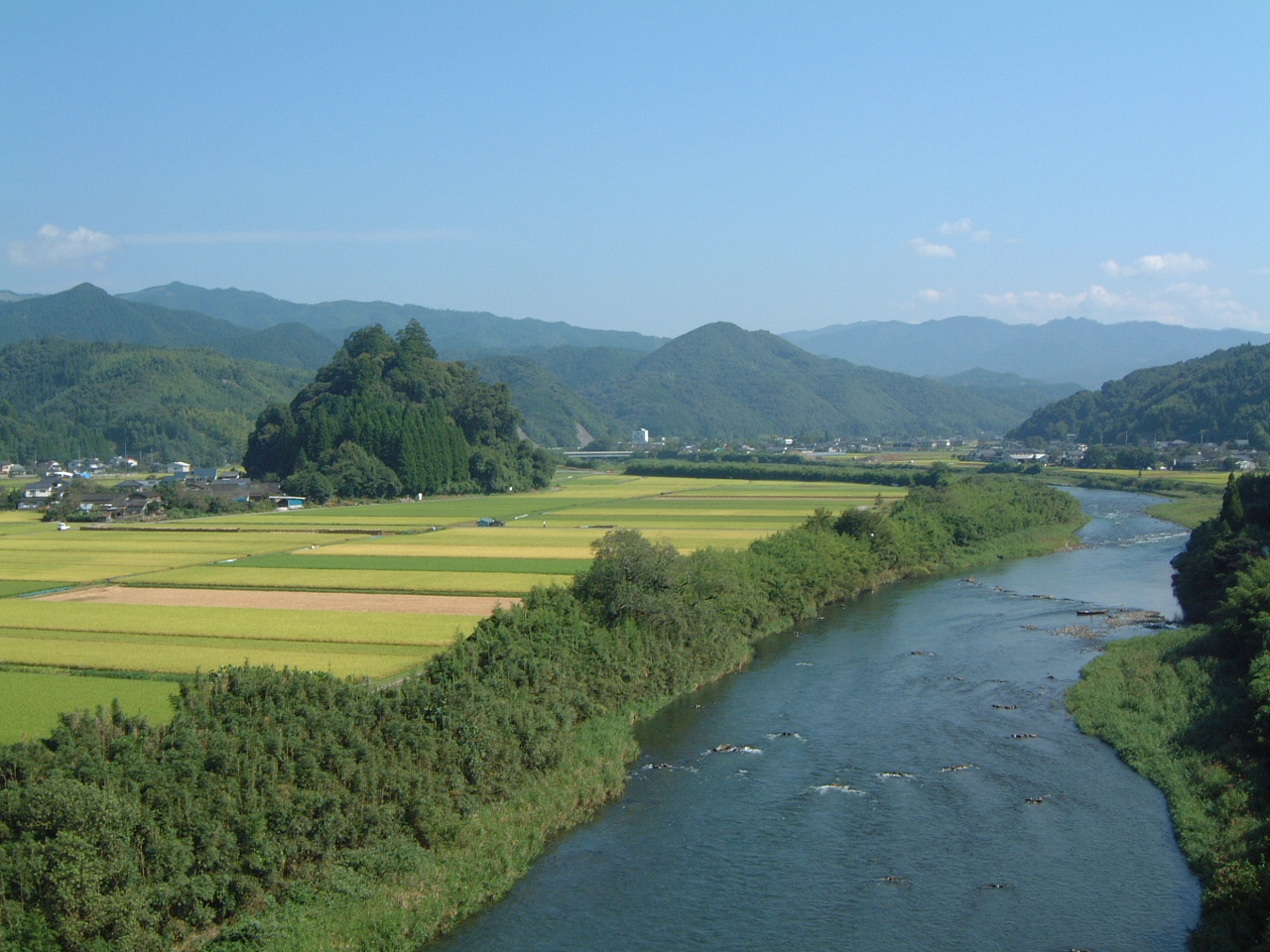 説明: C:\Documents and Settings\Owners\デスクトップ\HP更新用\号外!繊月News\13年\gougai\n130707\川辺夏2.jpg